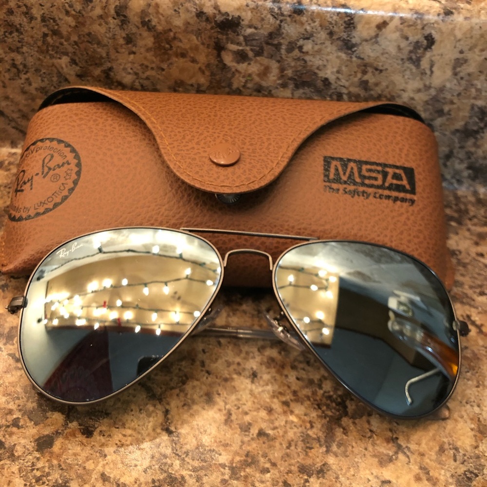 Aviator polarized ray bans,brand new just won them
